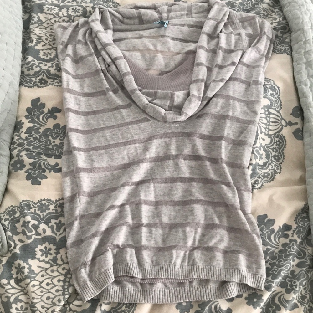 Guess size medium top